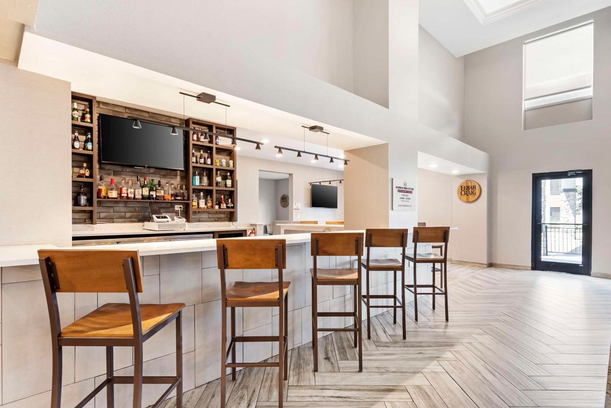 Best Western Plus Bourbonnais Hotel & Suites Εξωτερικό φωτογραφία