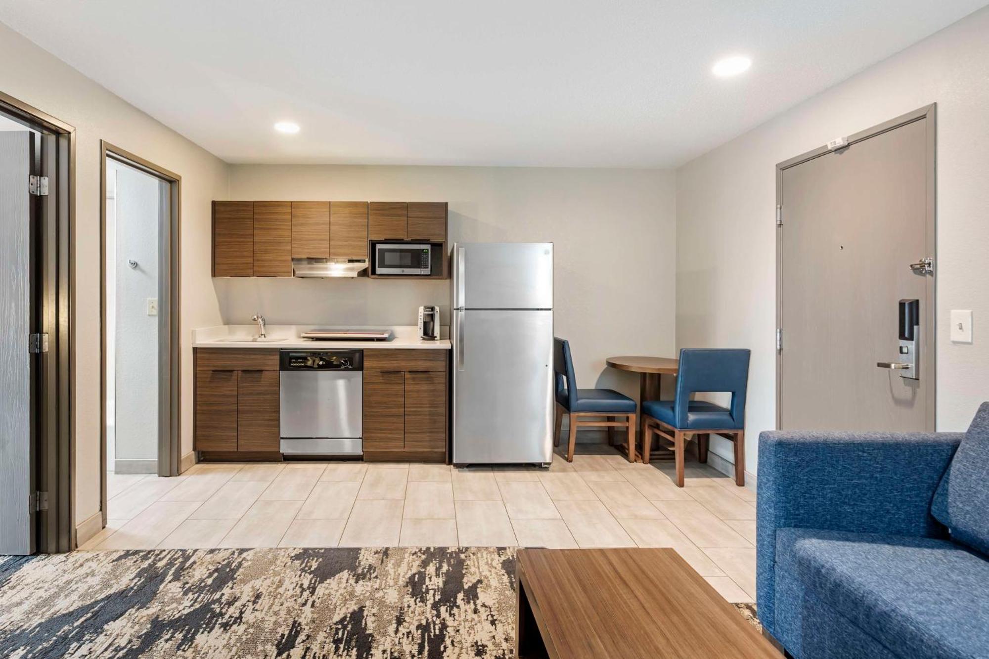 Best Western Plus Bourbonnais Hotel & Suites Εξωτερικό φωτογραφία