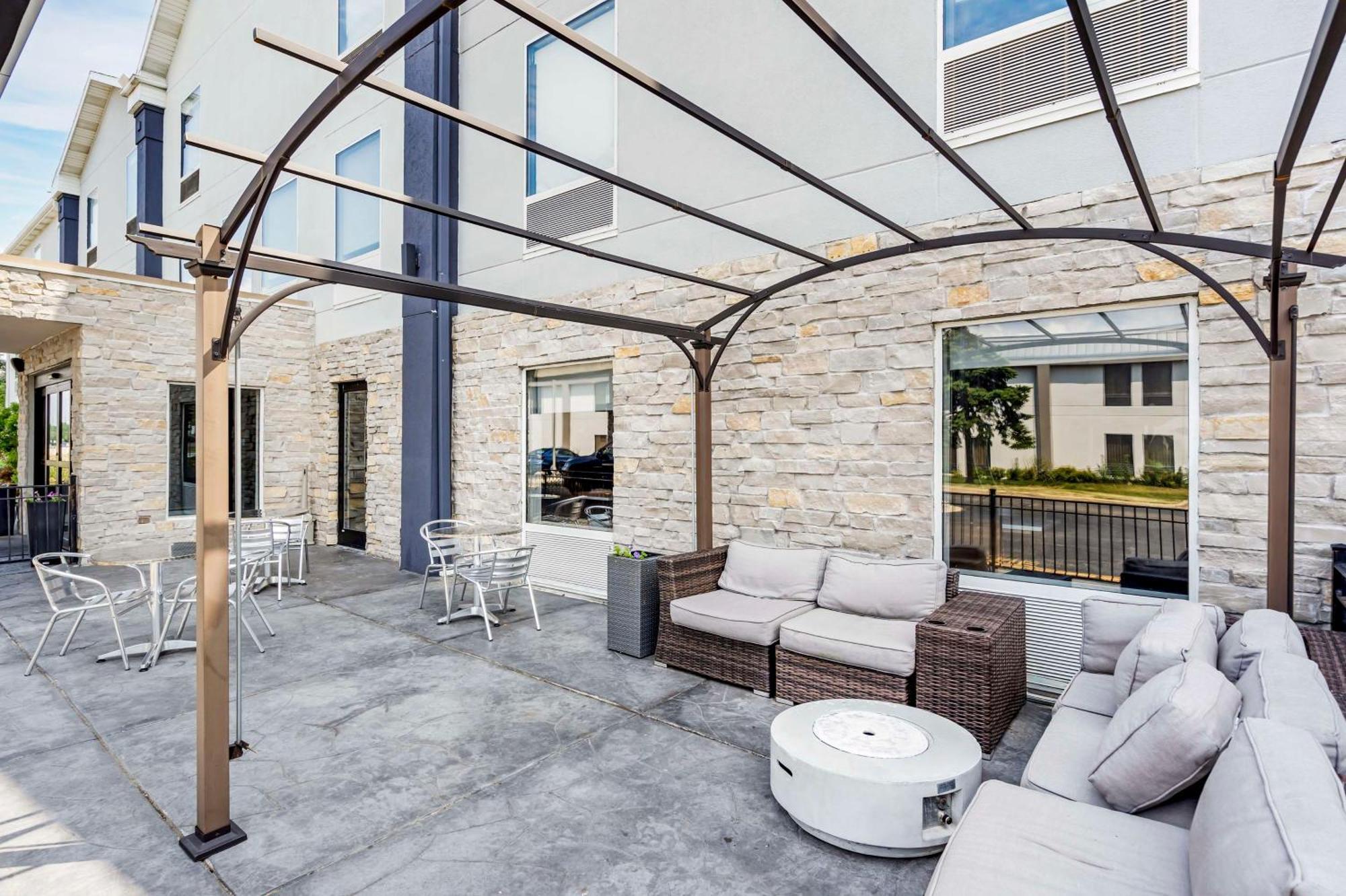 Best Western Plus Bourbonnais Hotel & Suites Εξωτερικό φωτογραφία